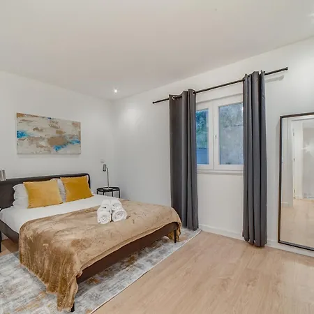 Apartment Cruzeiro Deluxe Lisbon